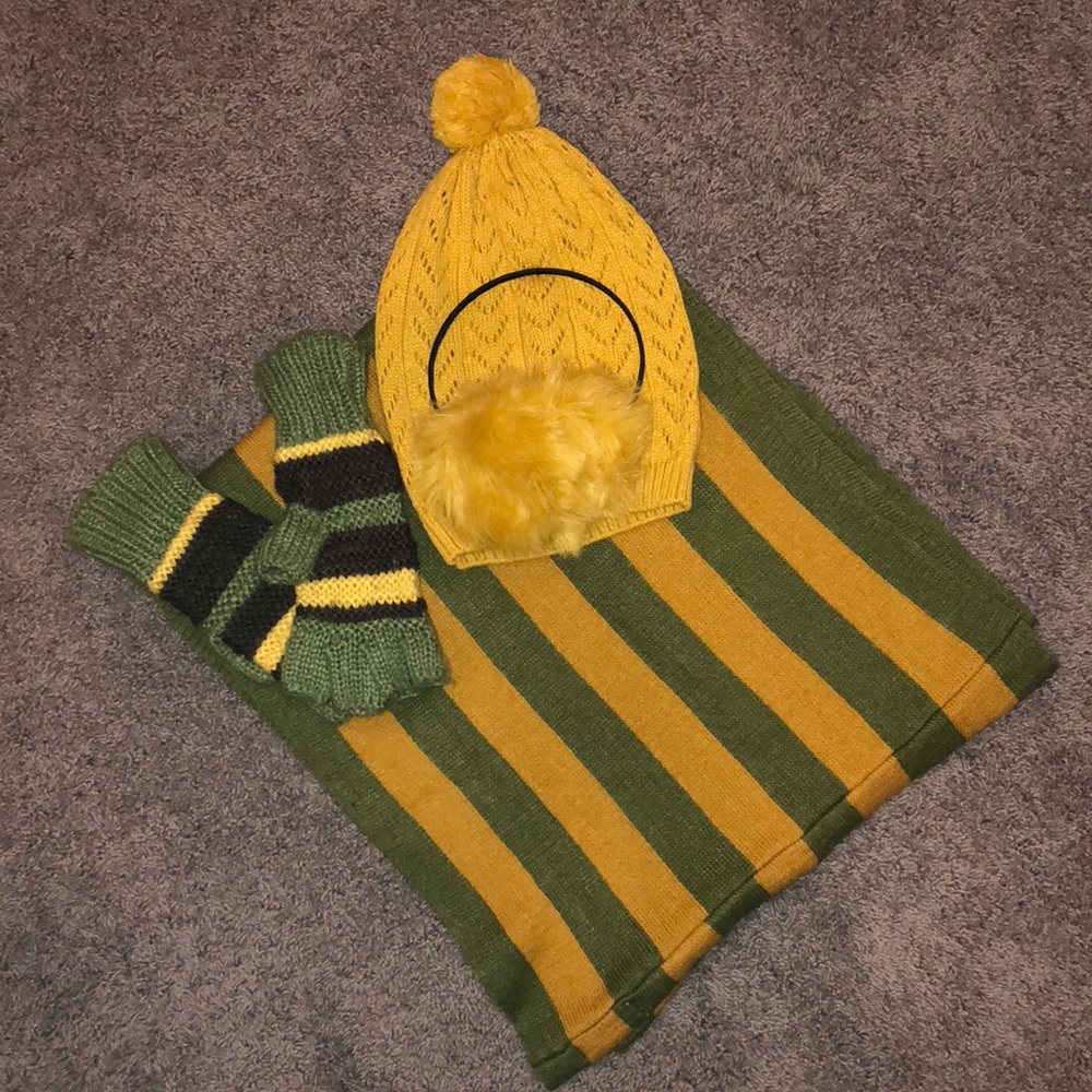 Green and Mustard Yellow Winter Set